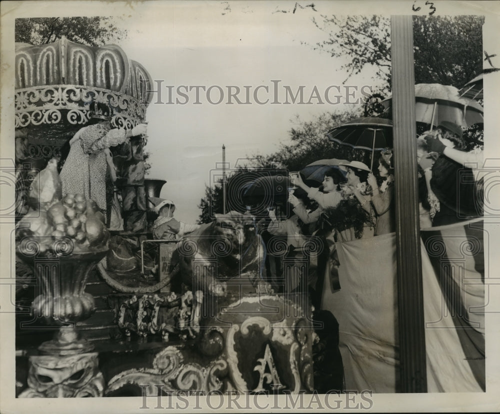 1956 Carnival Parade - Historic Images