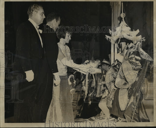 1969 James Fitzmoris, L. Gordon Cooper & Wife, King of Moslem Ball - Historic Images
