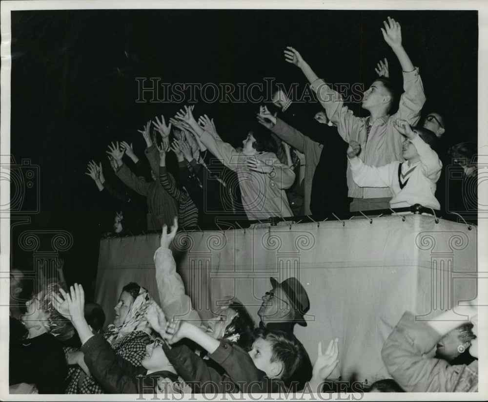 1961 Carnival Parade - Historic Images