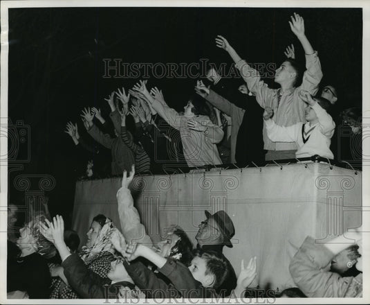 1961 Carnival Parade - Historic Images
