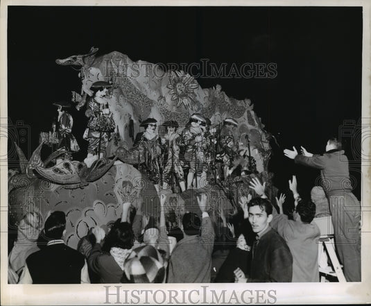 1959 Crowd Waves to Krewe of Babylon Float, Mardi Gras, New Orleans - Historic Images