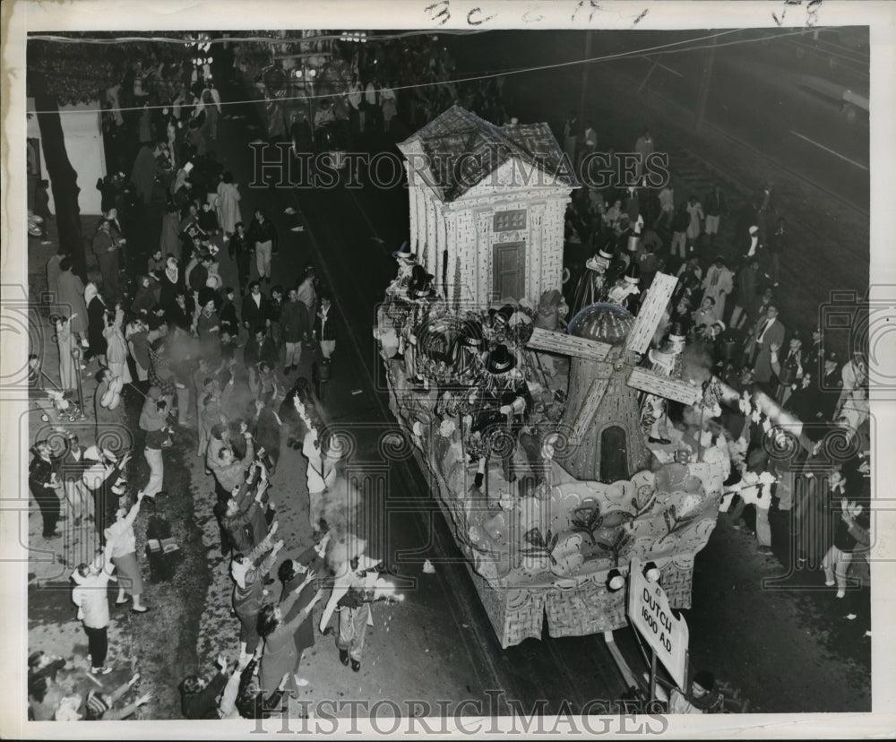 1959 Aerial Shot of Babylon Float at Mardi Gras, New Orleans - Historic Images