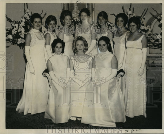 1969 Queen and Court of Archaeans Ball, Mardi Gras, New Orleans - Historic Images