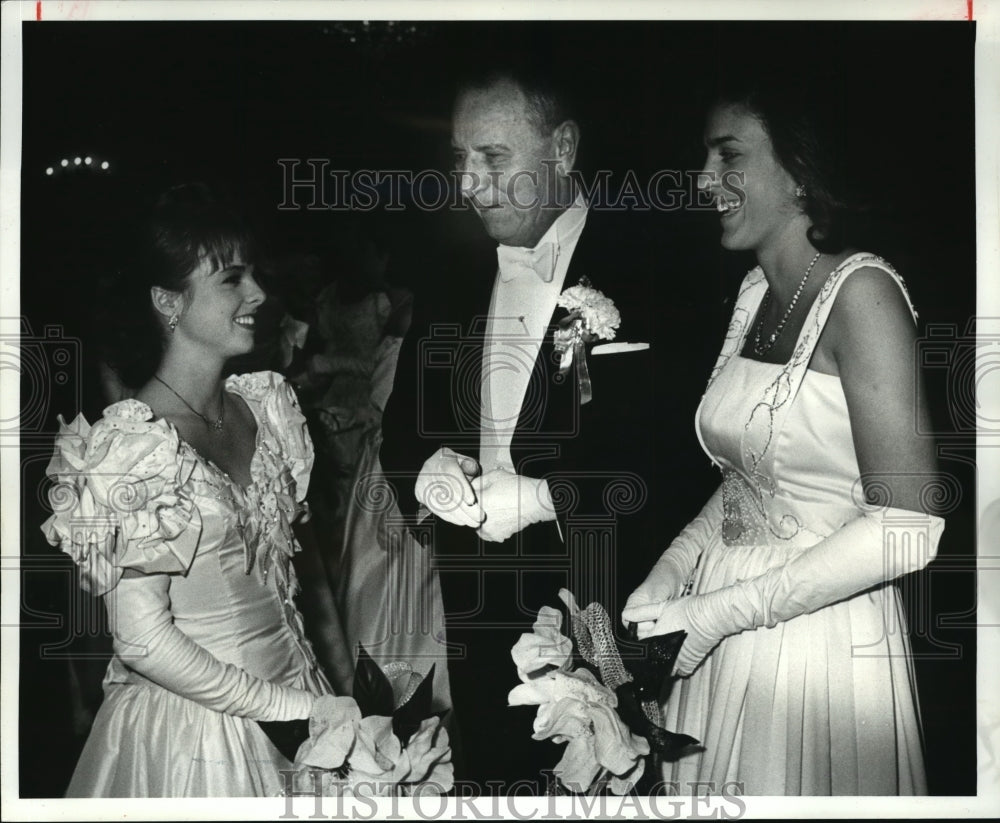 1988 Carnival Ball - Historic Images