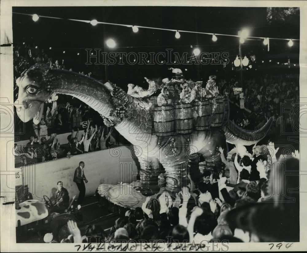 1973 Carnival Parades - Historic Images
