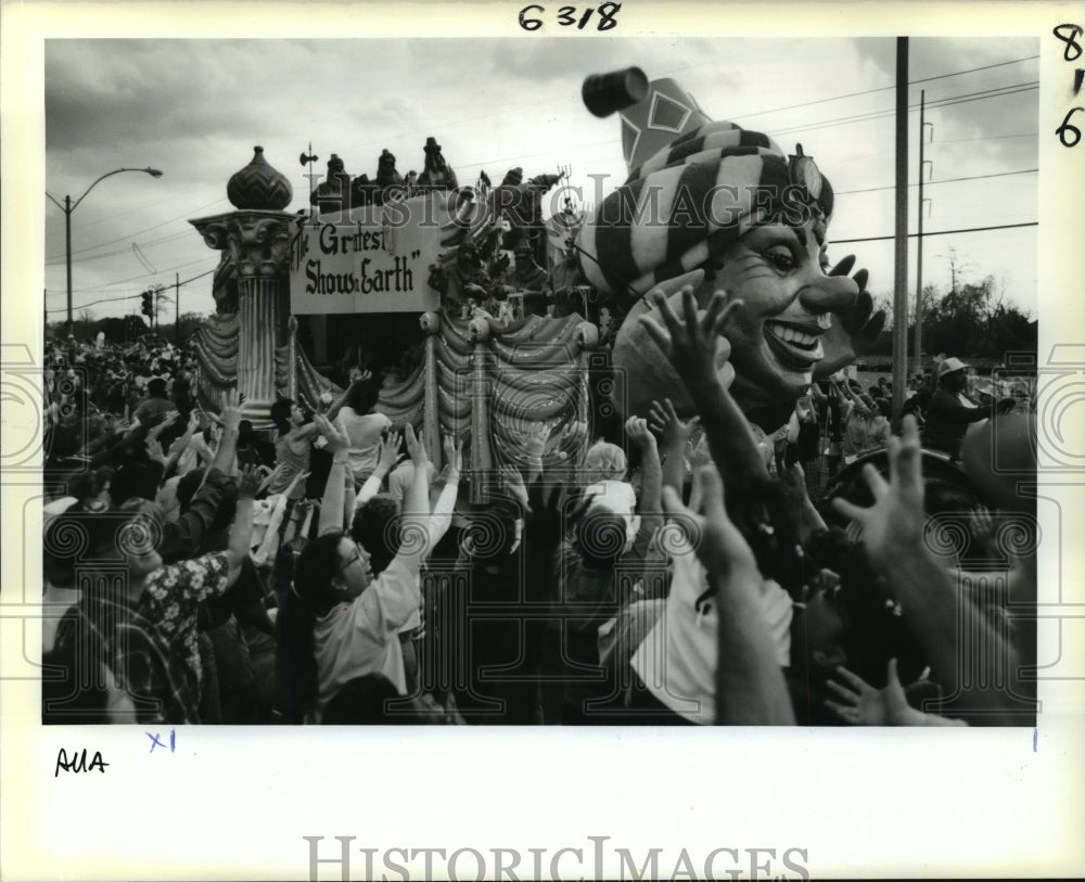 1988 Carnival Parade - Historic Images