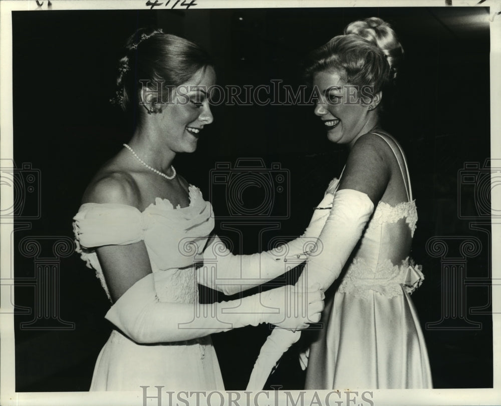 1980 Nereus Maids Cynthia Satterlee and Yvonne Hines  - Historic Images