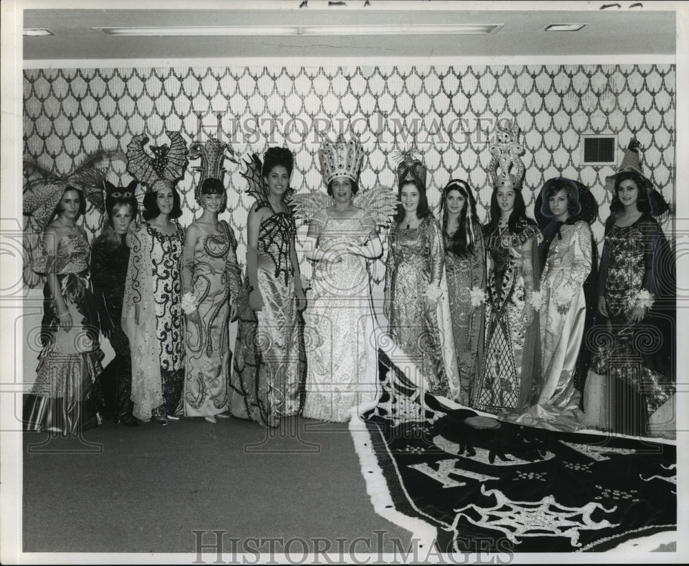 1968 Women in Costume Pose; Arabi Krewe Mardi Gras, New Orleans - Historic Images