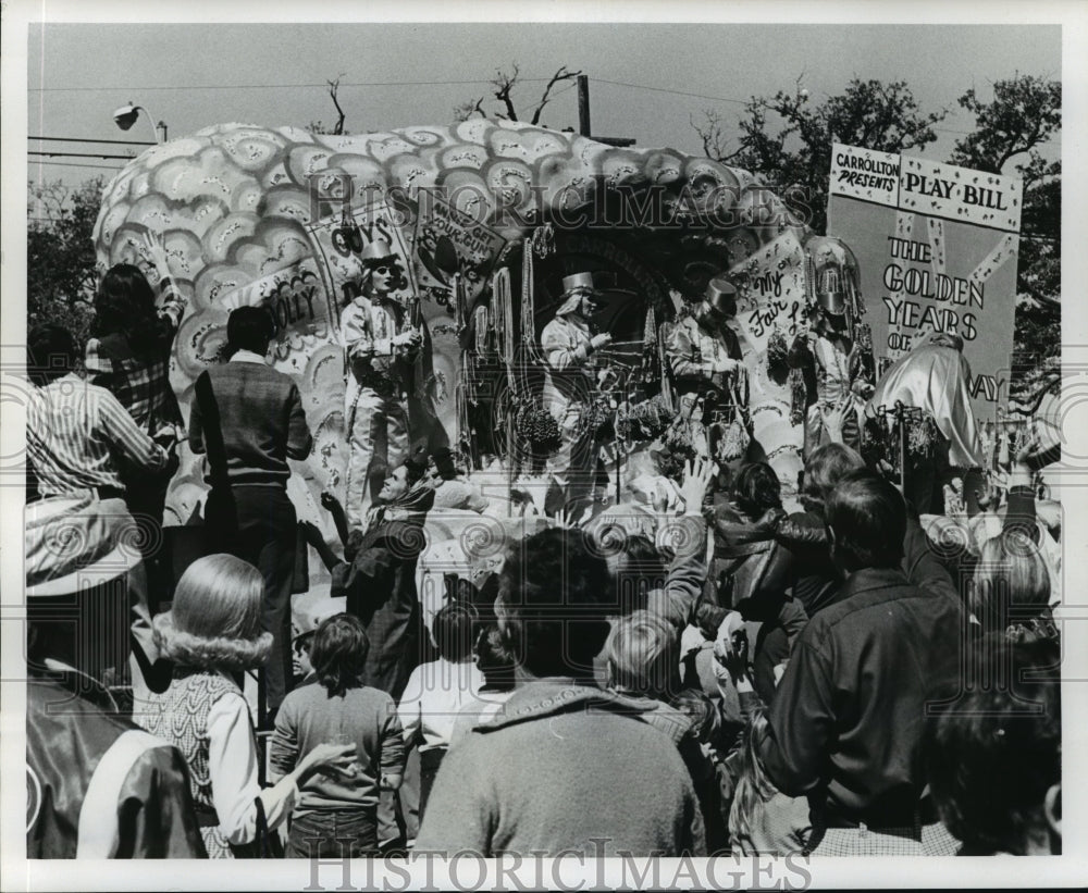 1973 New Orleans Carrollton Parade during Mardi Gras  - Historic Images