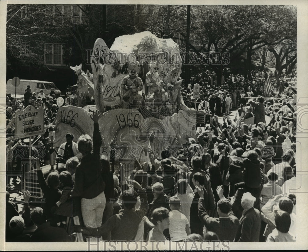 1971 Carrollton Parade float during Mardi Gras in New Orleans - Historic Images