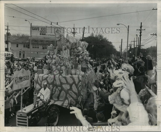 1963 Carnival Parade - Historic Images