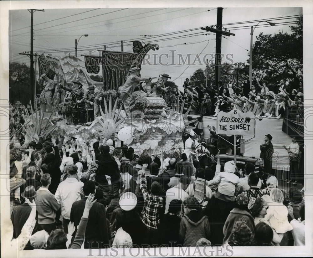 1964 Carnival Parade - Historic Images