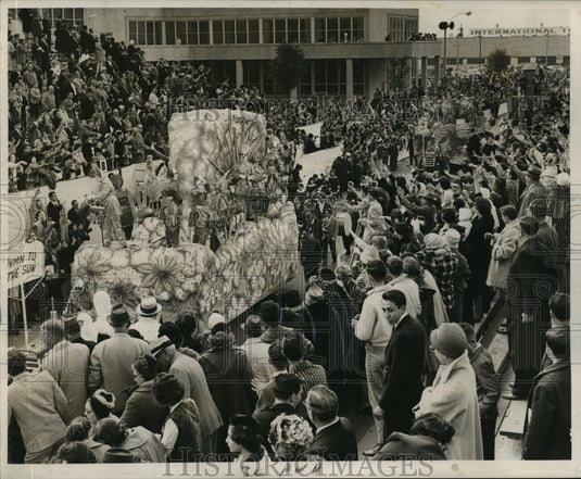 1961 Carnival Parade - Historic Images