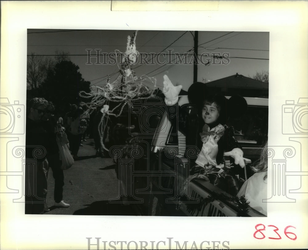 1990 Carnival Parade - Historic Images