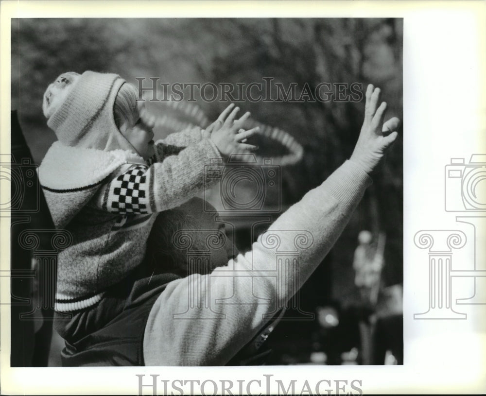 1991 Carnival Parade - Historic Images