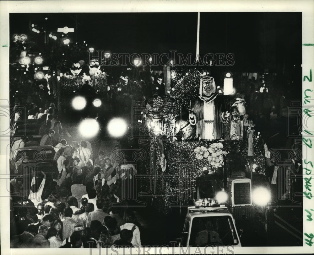 1987 Carnival Parade - Historic Images