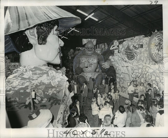 1974 Carnival Floats - Historic Images