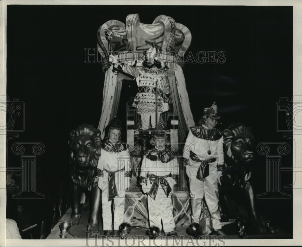 1971 Carnival parade - Historic Images