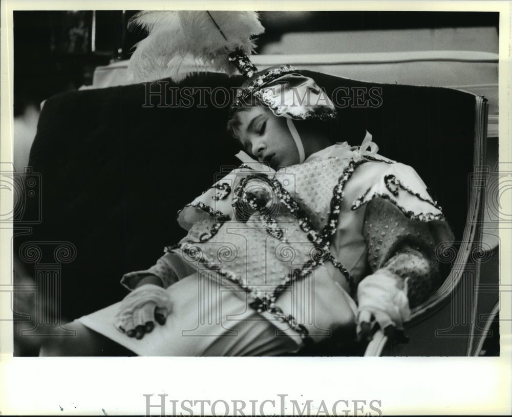 1995 Carnival Parade - Historic Images