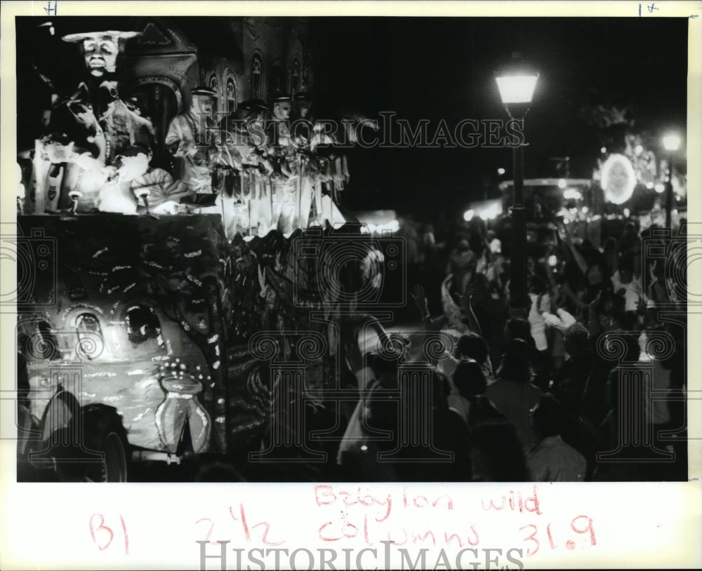 1994 float harboring riders in the Knights of Babylon Parade - Historic Images