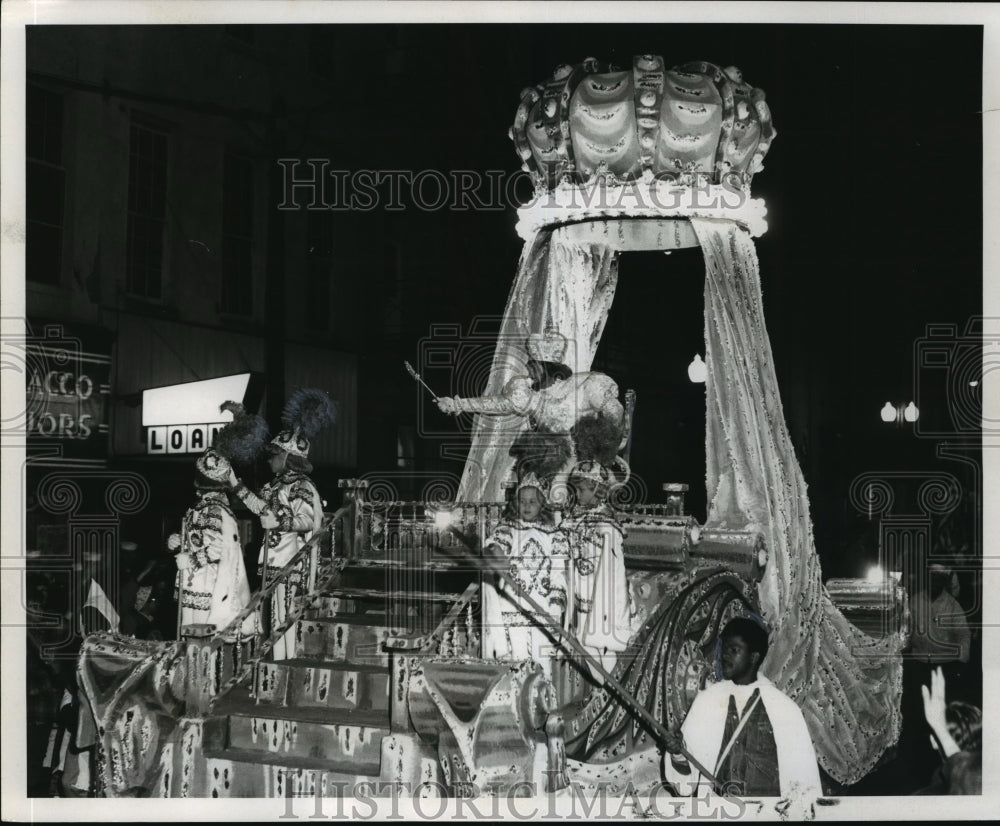 1970 Carnival Parade - Historic Images