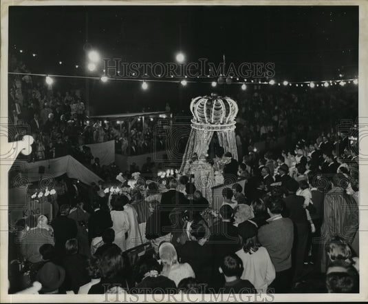 1967 Carnival Parade - Historic Images