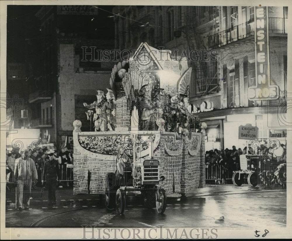 1967 Carnival Parade - Historic Images