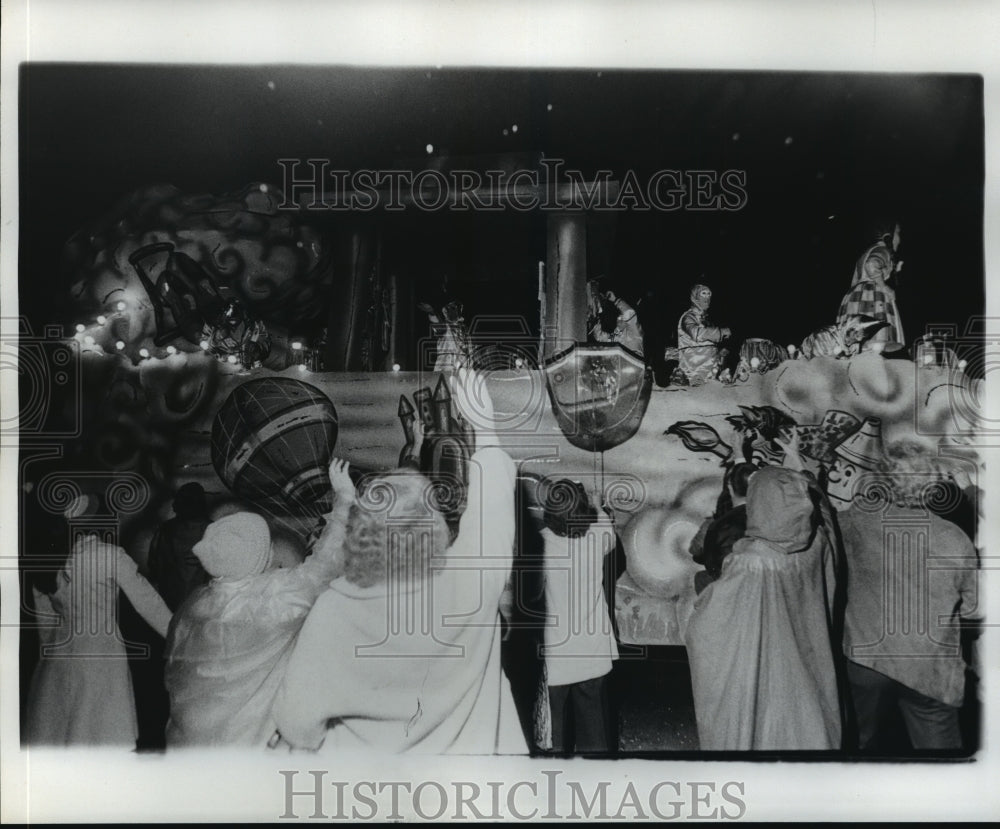 Chalimar Krewe, Mardi Gras Parade  - Historic Images