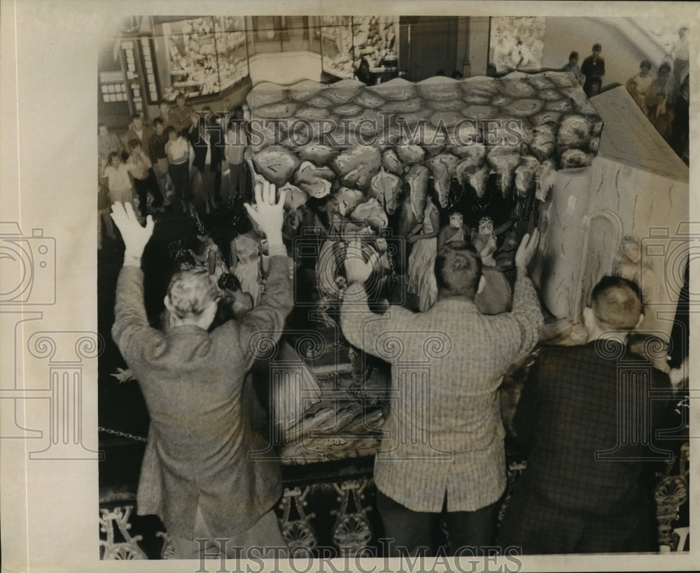 1962 Carnival Parade - Historic Images