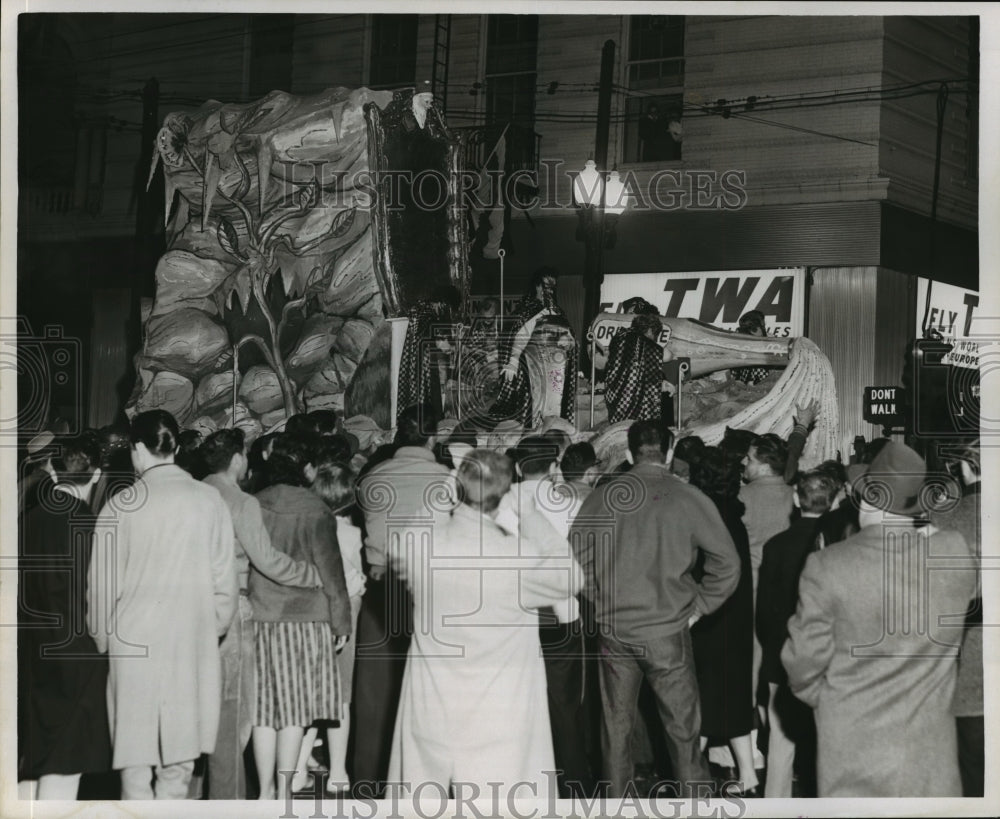 1968 Carnival Parade - Historic Images