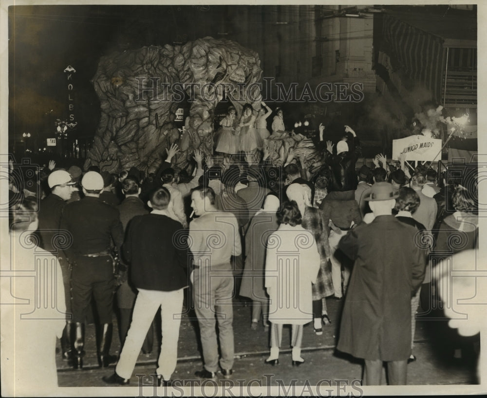 1963 Carnival Parade - Historic Images