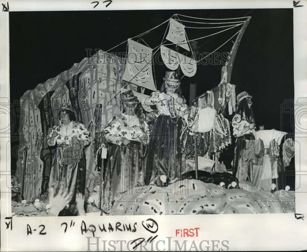 1975 Carnival Parade Krewe of Aquarius Maskers &quot;Thanksgiving&quot;float - Historic Images