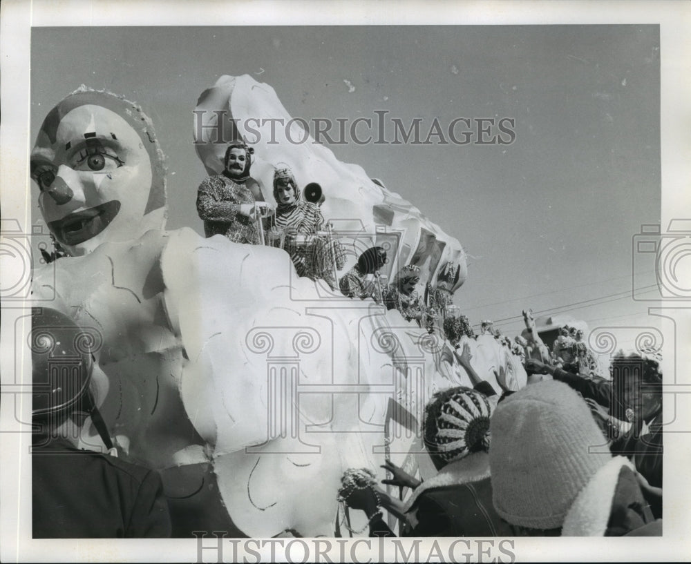 1974 Mardi Gras Carnival Parade - Historic Images