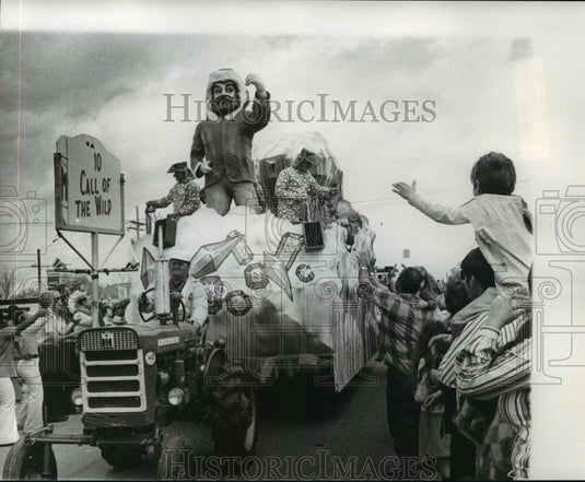 1977 "Call of the Wild" Float of Krewe of Arabi, Mardi Gras - Historic Images
