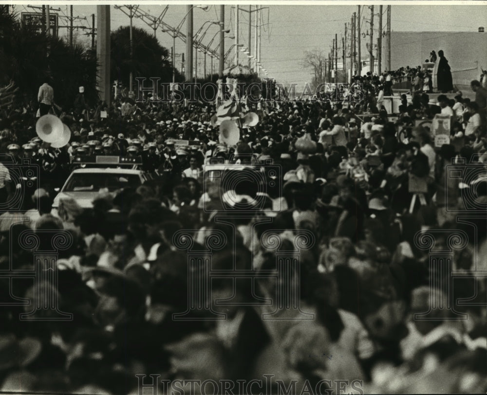 1980 Carnival Parade - Historic Images