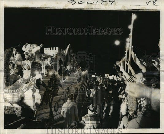 1973 Carnival Parade - Historic Images