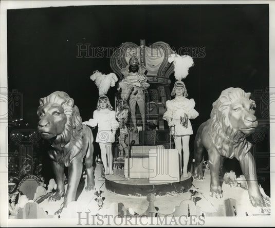 1973 Carnival Parade - Historic Images