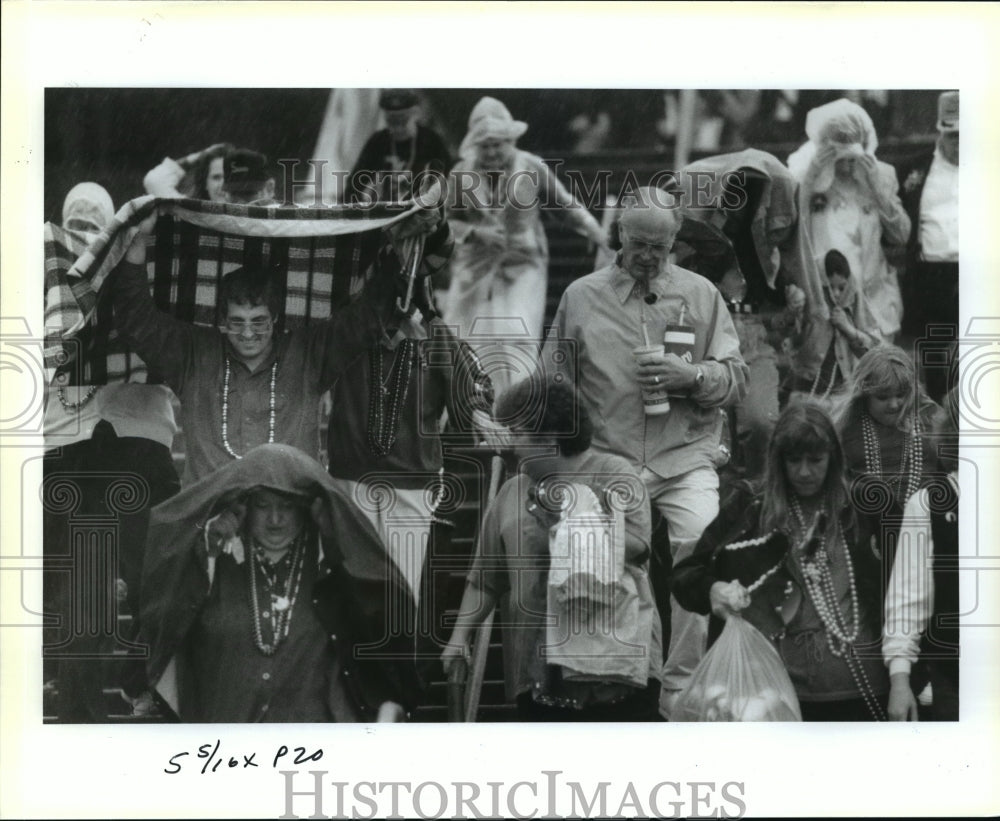 1992 members of the Krewe of Chotaw after their river parade - Historic Images