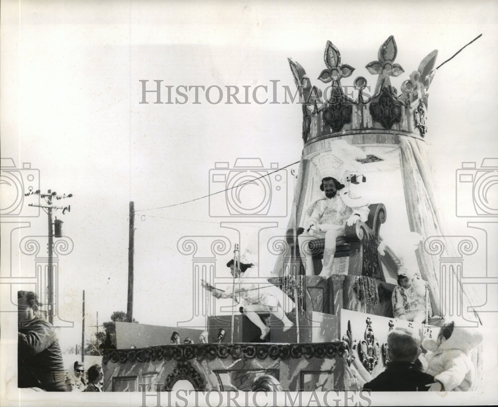 1969 Press Photo Carnival Parade Krewe of Arabi - King - noca02274 - Historic Images