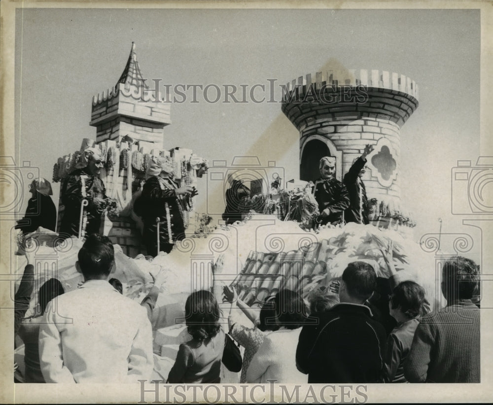 1968 Carnival Parade - Historic Images