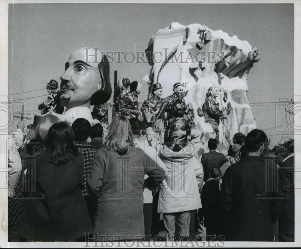 1970 Carnival Parade - Historic Images