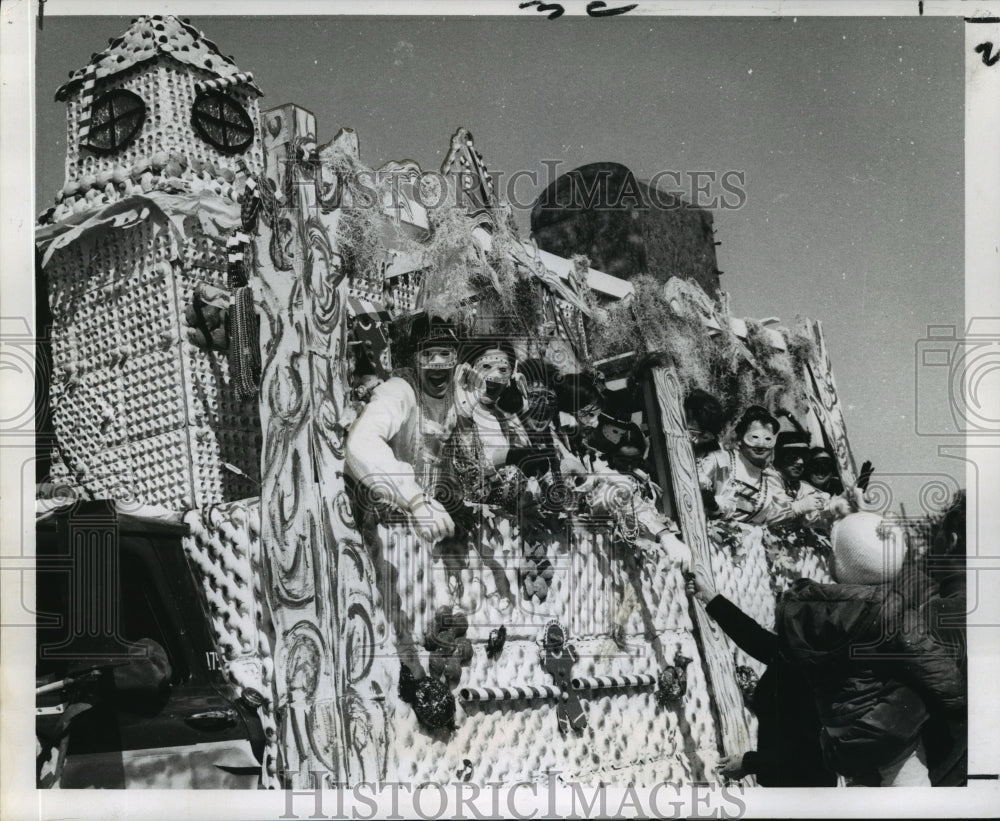 1969 Carnival Parade - Historic Images