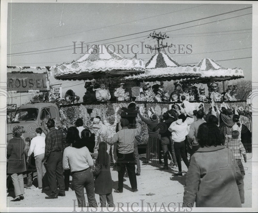 1970 Carnival Parade - Historic Images