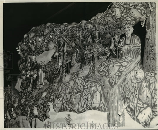 1965 nature float in the Babylon Parade celebrating Mardi Gras - Historic Images