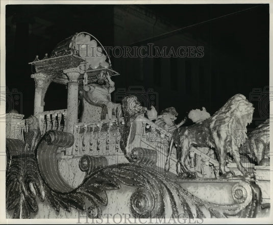 1964 King Waves in Knights of Babylon Parade at Mardi Gras - Historic Images