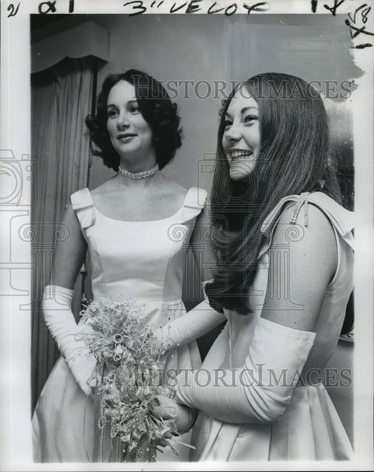 1975 Carnival Ball - Historic Images