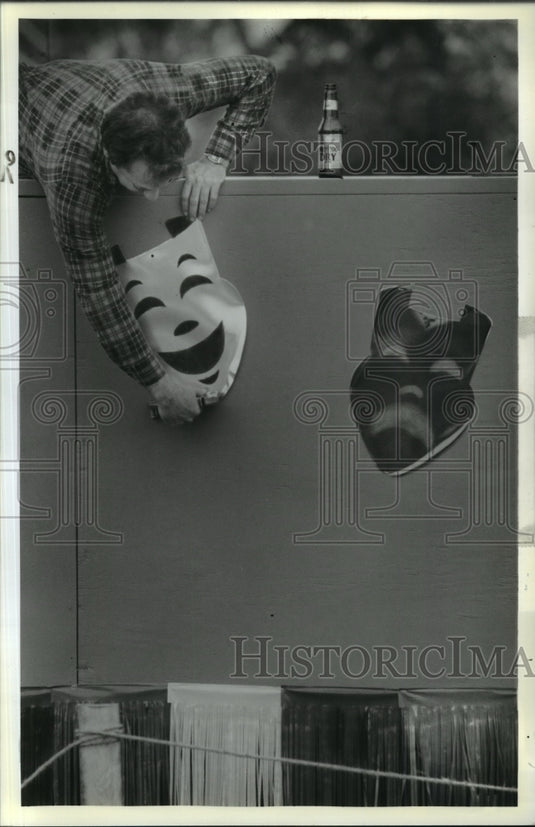 1989 Man Constructing Carnival Stand  - Historic Images