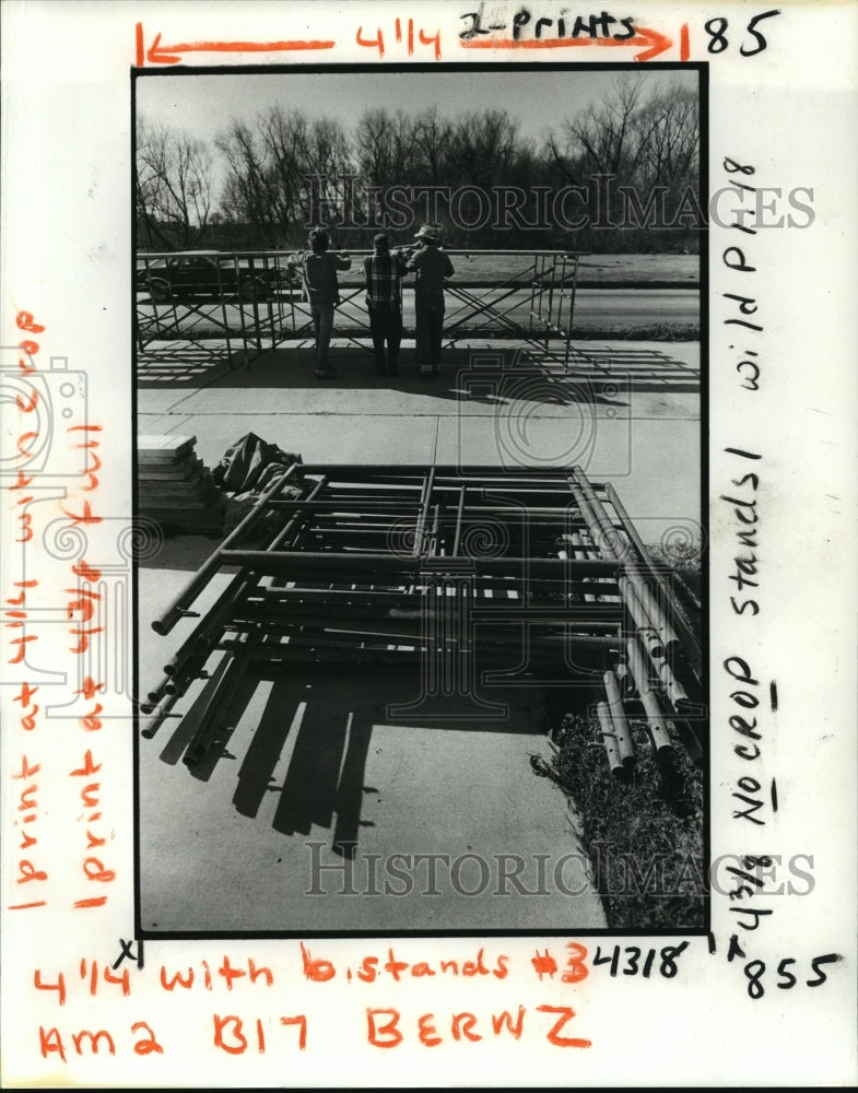 1982 Workers Preparing Carnival Stands  - Historic Images