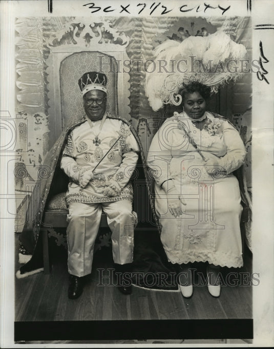 1975 Press Photo Andrew and Catherine Were Reigning Monarchs at Carnival Ball - Historic Images
