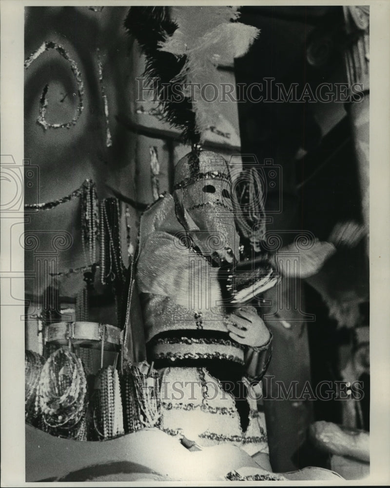 1978 Press Photo Close Up View of Masker on Krewe of Atlas Parade Float - Historic Images